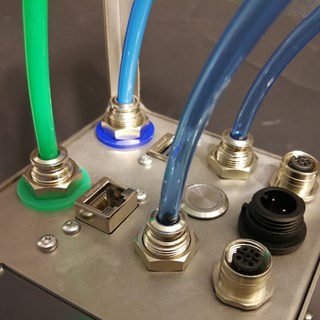 Atropos hose mounting